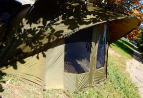 Боковий вигляд тримісного намету Ranger EXP 3-mann Bivvy для риболовлі